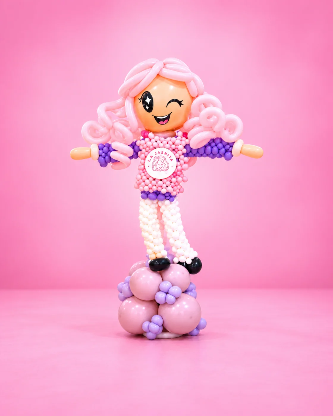 Muñeca de globos personalizada para cumpleaños infantil